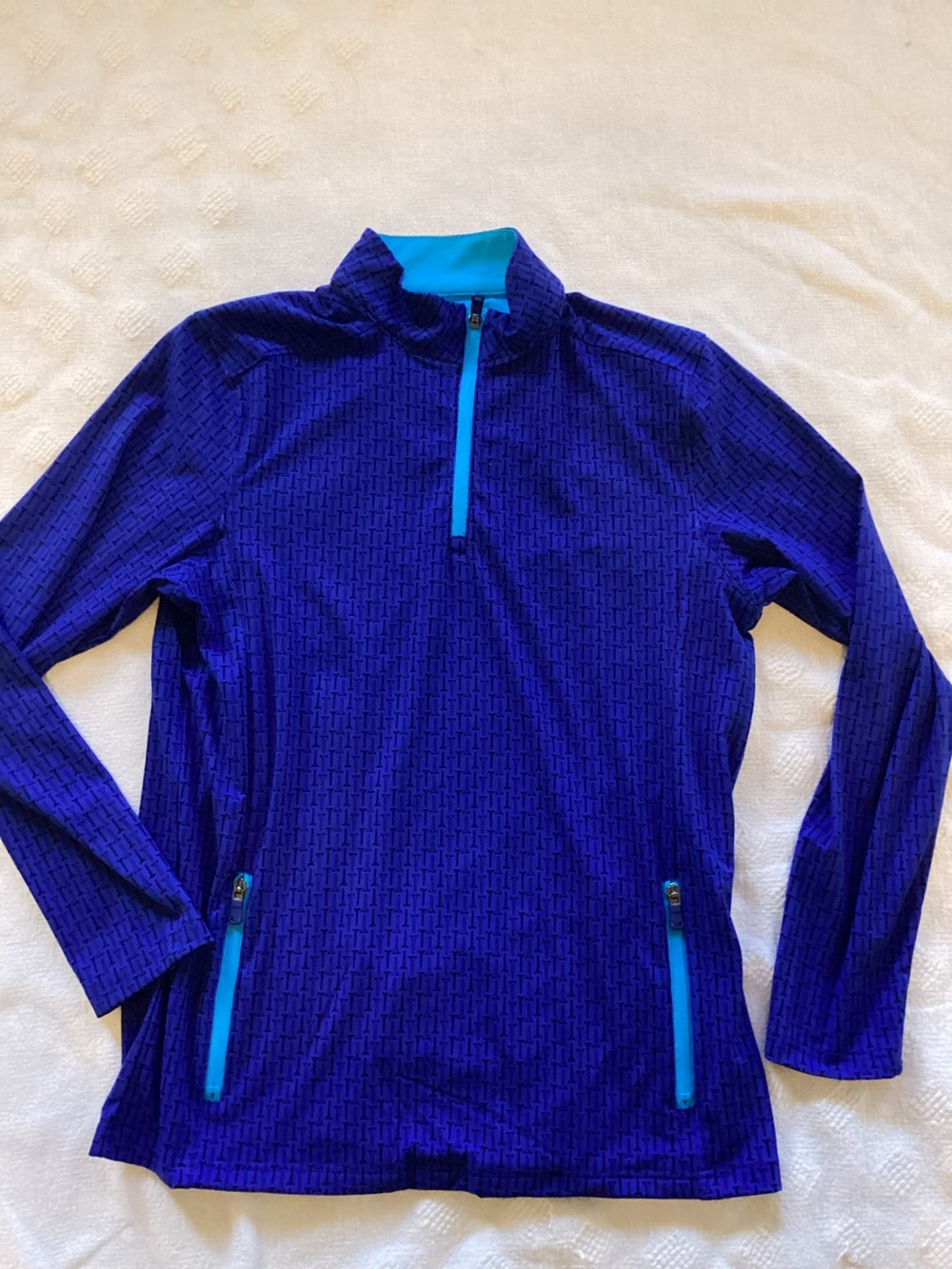 Birdie Bound golf shirt nail design -SZ S 
Pit to pit 20”
Length 28”